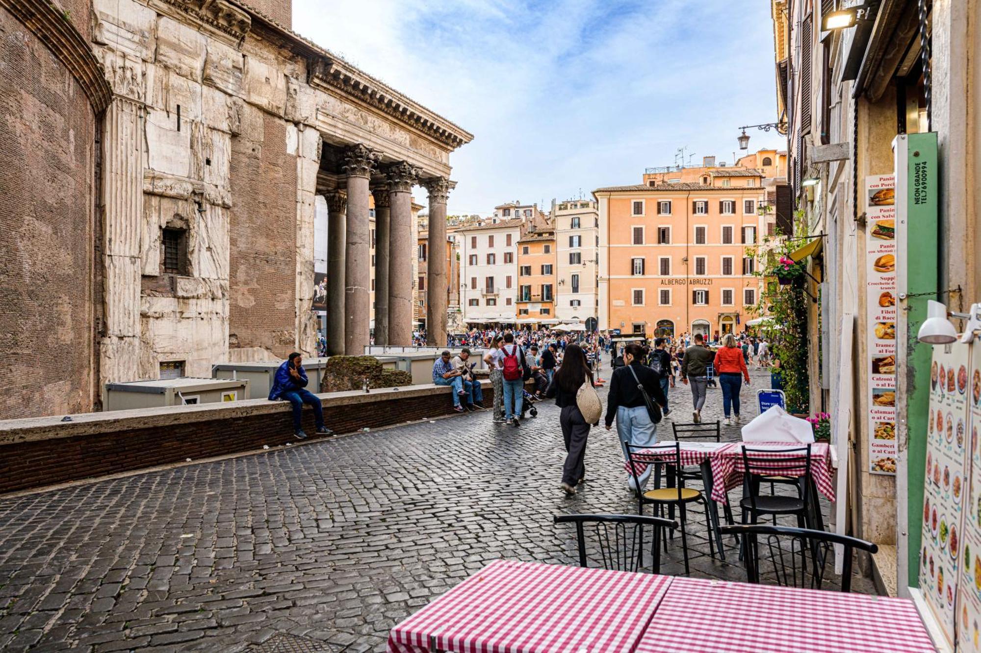 Deluxe Apartments Pantheon Рим Екстер'єр фото